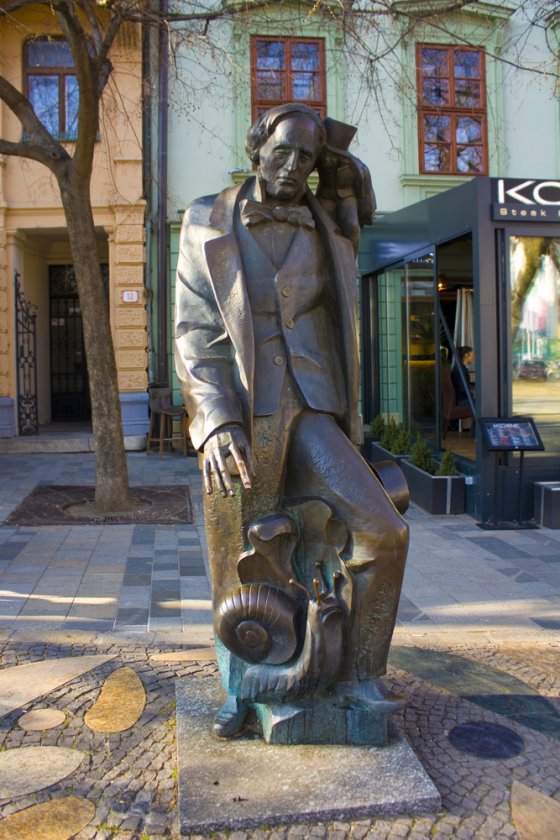 Gatestatuer av Bratislava