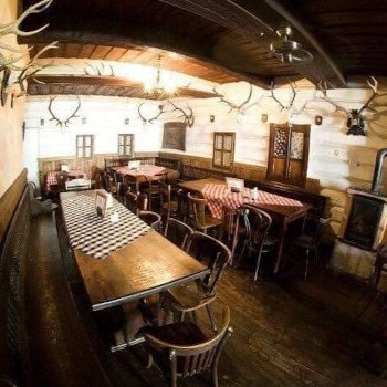 Best Halusky Bratislava: Slovak Pub