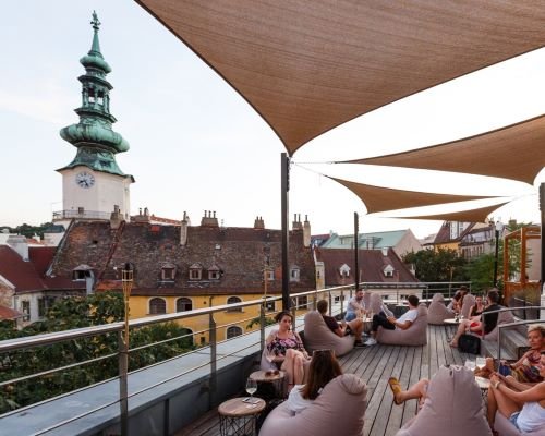 Die besten Rooftop-Bars in Bratislava: Rooftop by Regal