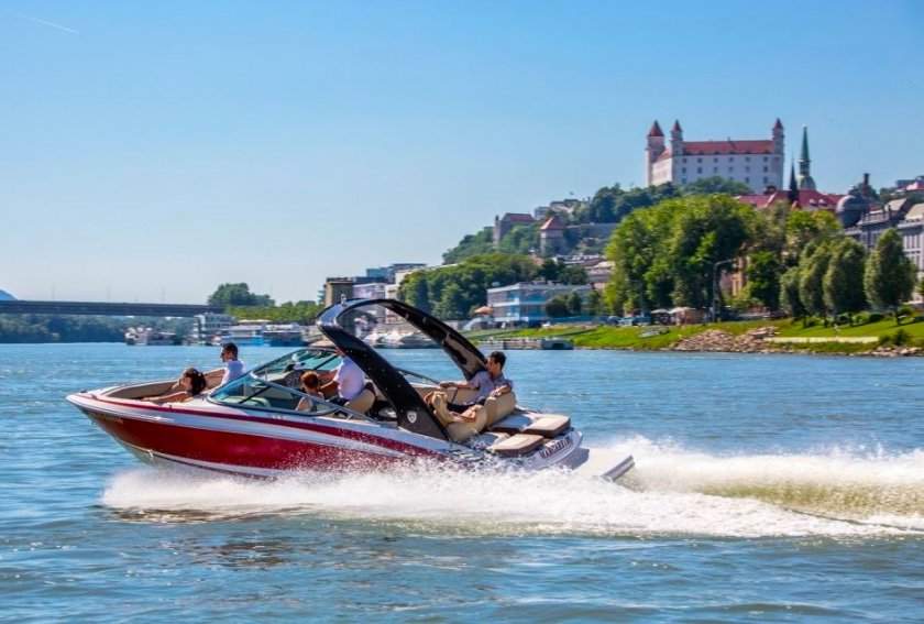 Bratislava By Privat Speedboat